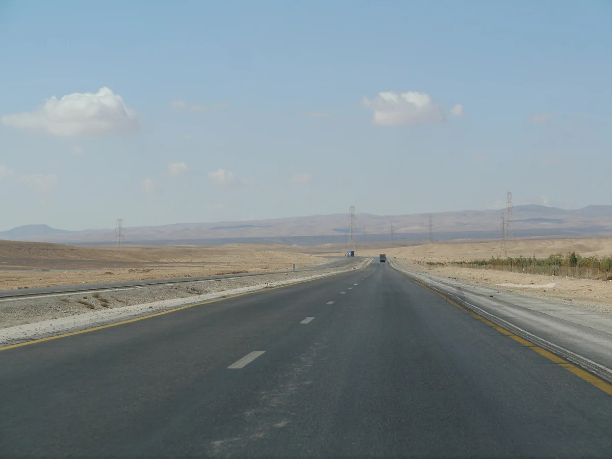 The Desert Highway in southern Jordan, the main road for how to get to Wadi Rum